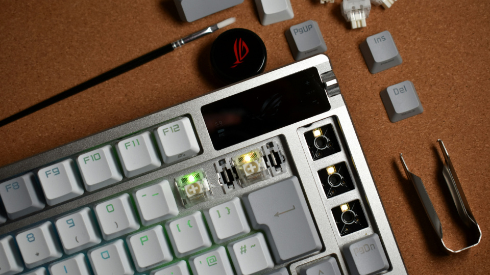 Picture of keycaps being removed.