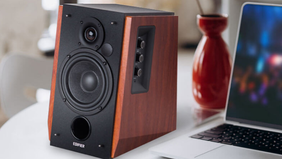 Picture of a speaker.