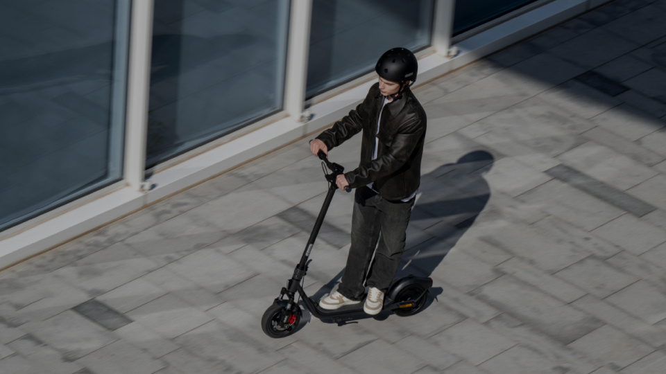 Picture of a scooter.