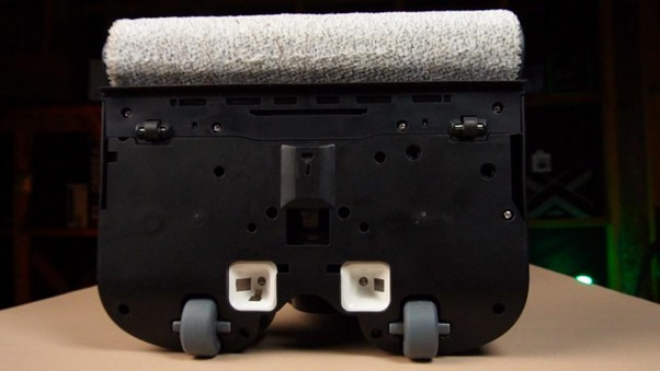 The DualBlock anti-tangle brush design helps manage longer hair and pet fur, although like any roller system, very long strands can eventually wrap if pushed hard enough.