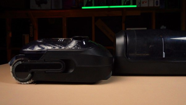 The 180-degree lay-flat design lets the handle drop almost completely flat, helping the S7 reach under furniture where traditional upright cleaners can&rsquo;t.