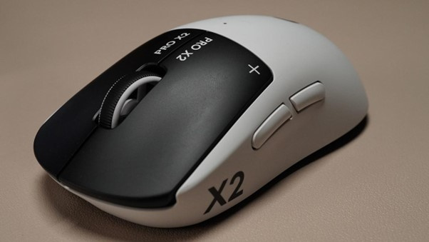 The black top panel houses the two main buttons, each powered by HITS technology with no physical switch underneath.