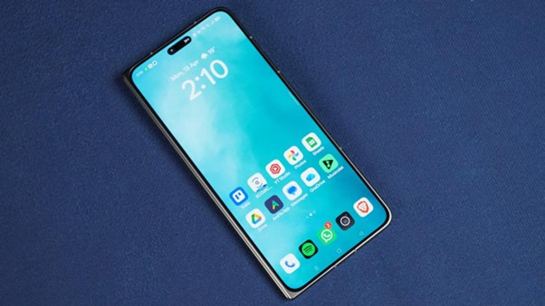 Folded, it measures 159.9 x 74.1 x 8.9mm. That's only 0.7mm thicker than an iPhone 16 Pro Max. 