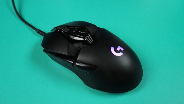Picture of the Logitech G903 mouse.