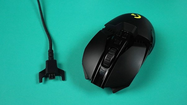 Picture of the Logitech G903 mouse.
