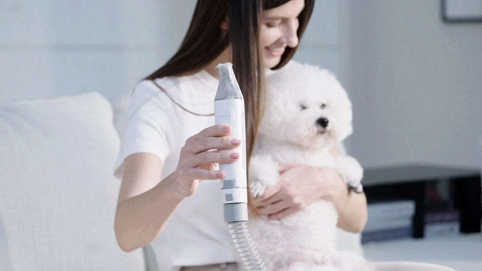 Picture of pet grooming kit.