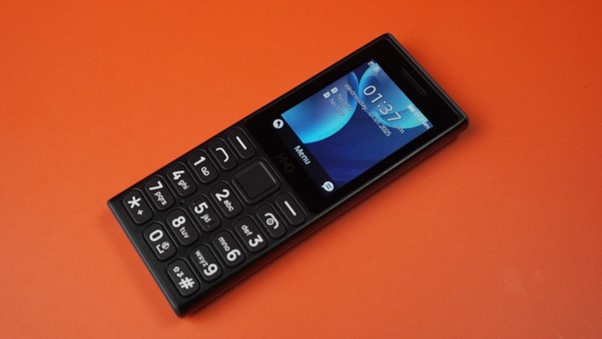 The HMD 105 4G has a physical keypad and a simple, user-friendly interface and is more like mobile phones of the past