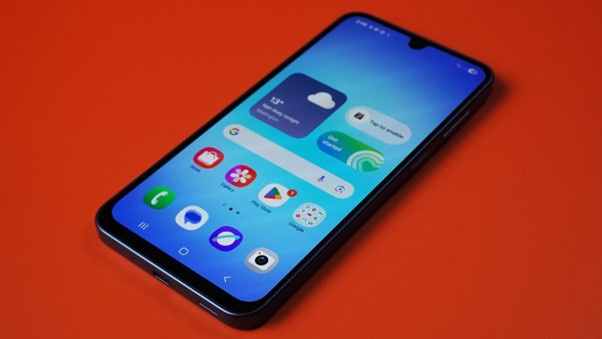 It's a 6.7-inch Super AMOLED screen. It provides deep blacks, rich colours, and excellent contrast.