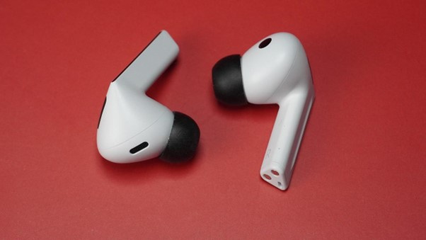 Simple, modern, and focused on what matters, the Galaxy Buds 3 FE deliver great sound, excellent ANC, and a snug fit for everyday use.