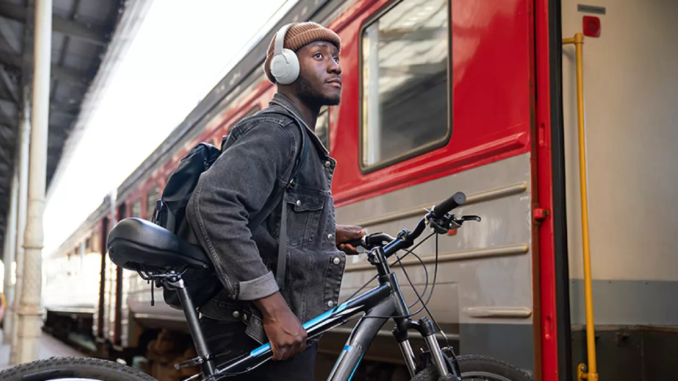 Picture of headphones.