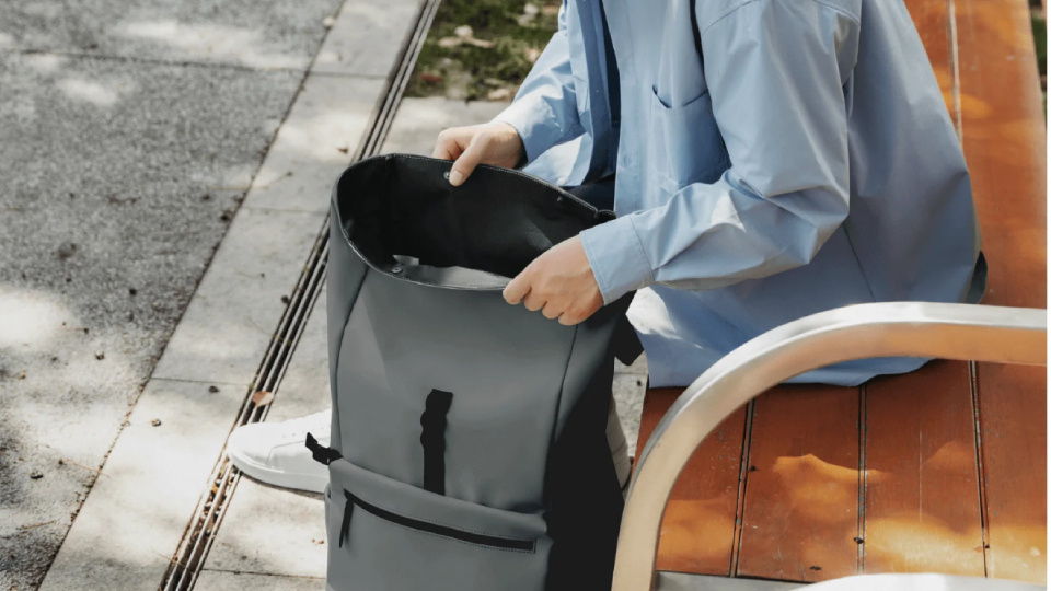 Picture of travel bag.