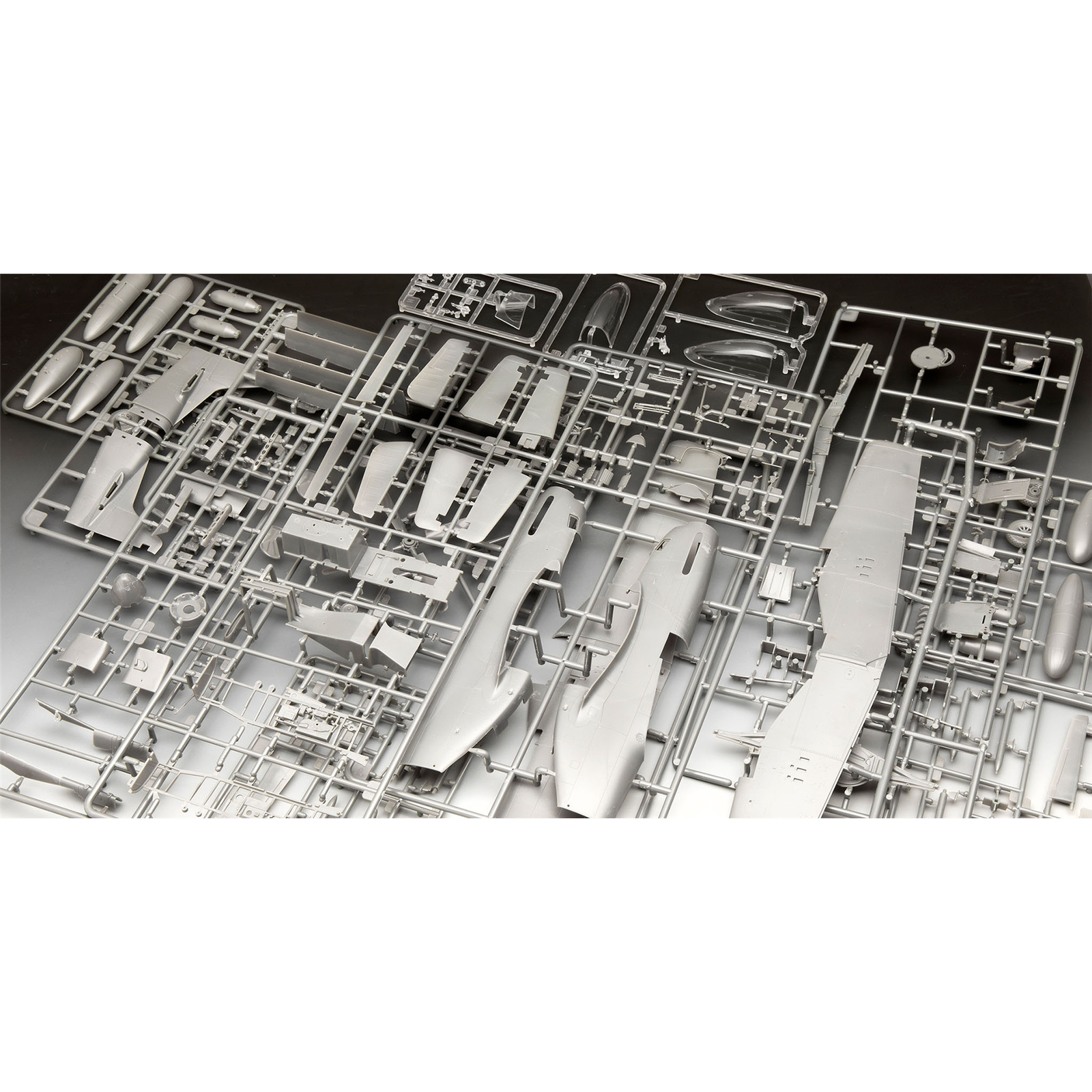 Revell - 1/32 - P-51D-15-NA Mustang Late Version