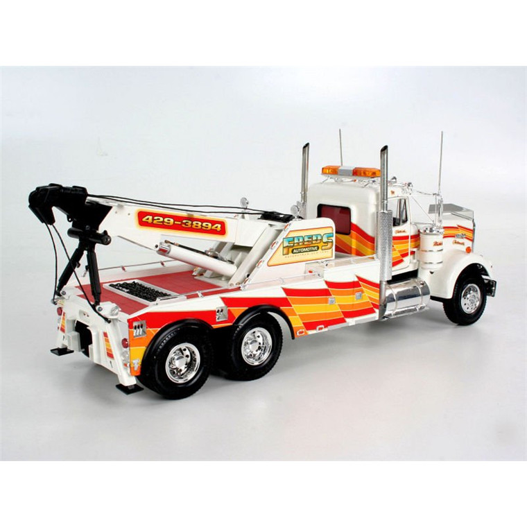 Buy the Revell - 1/25 - Kenworth K-900 Wrecker ( Revell RV07402