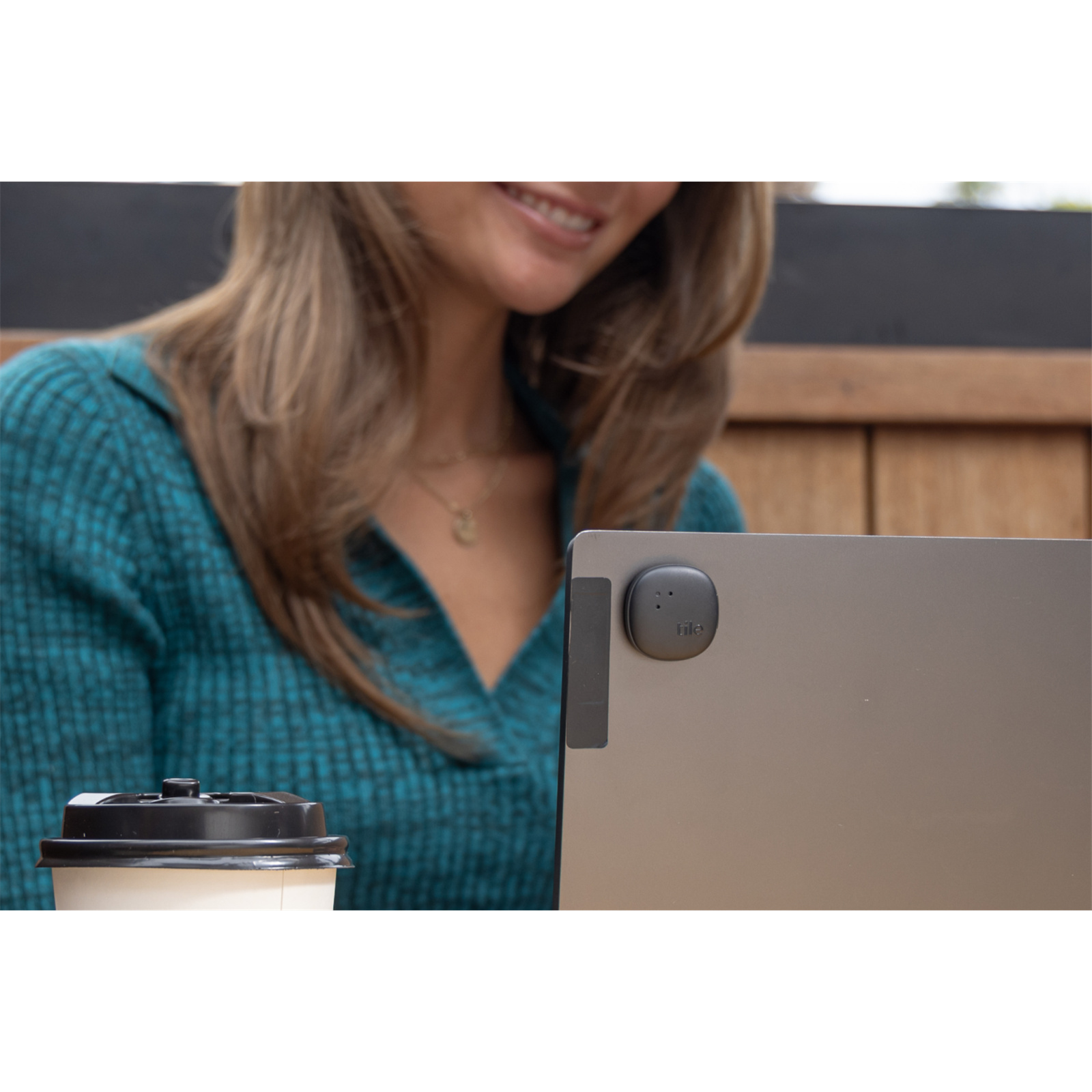 Tile Life360 RE-64014-AP Mate Essential (2024) - 4-Pack (2 Black Mates/Slim/Sticker) APAC