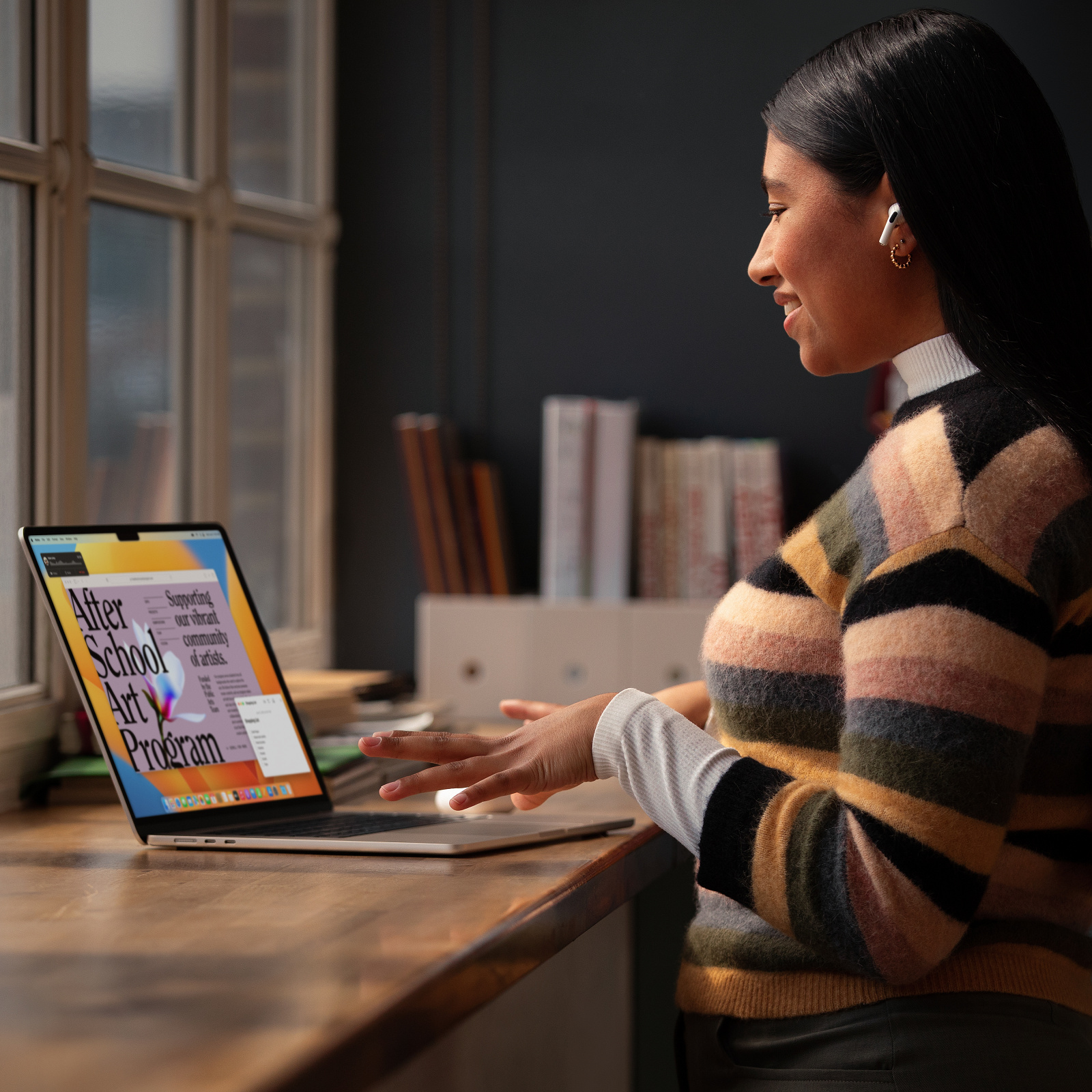 Apple Macbook Air 15" Laptop with M2 Chip - Space Grey 24GB Unified Memory - 1TB SSD - 8-Core CPU - 10-Core GPU - 16-Core Neural Engine - 15.3 Inch Liquid Retina Display with TrueTone - 35W Dual USB-C Charger