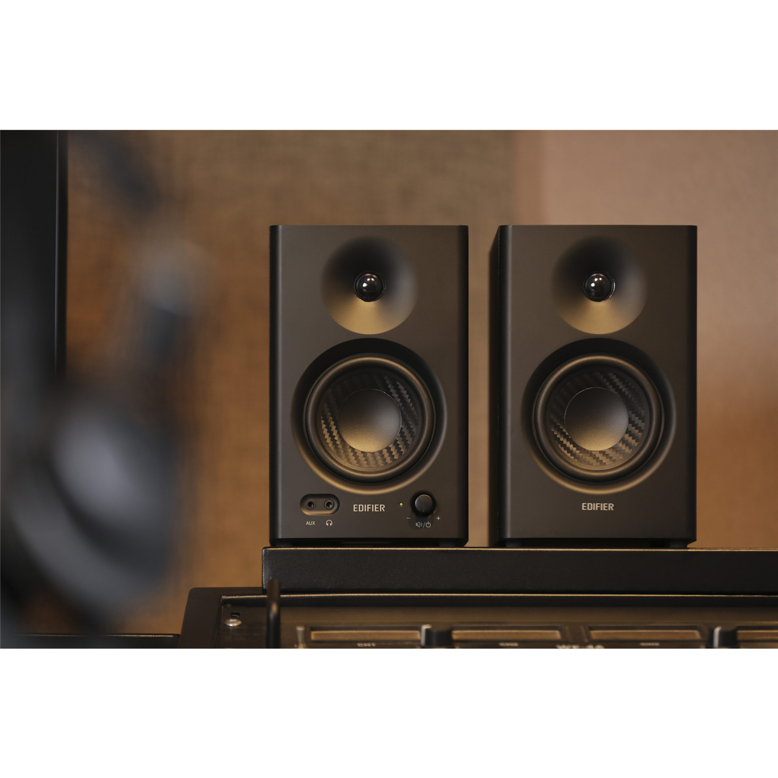 Buy the Edifier MR4 4" 2Way Powered Near Field Studio Monitor Speakers