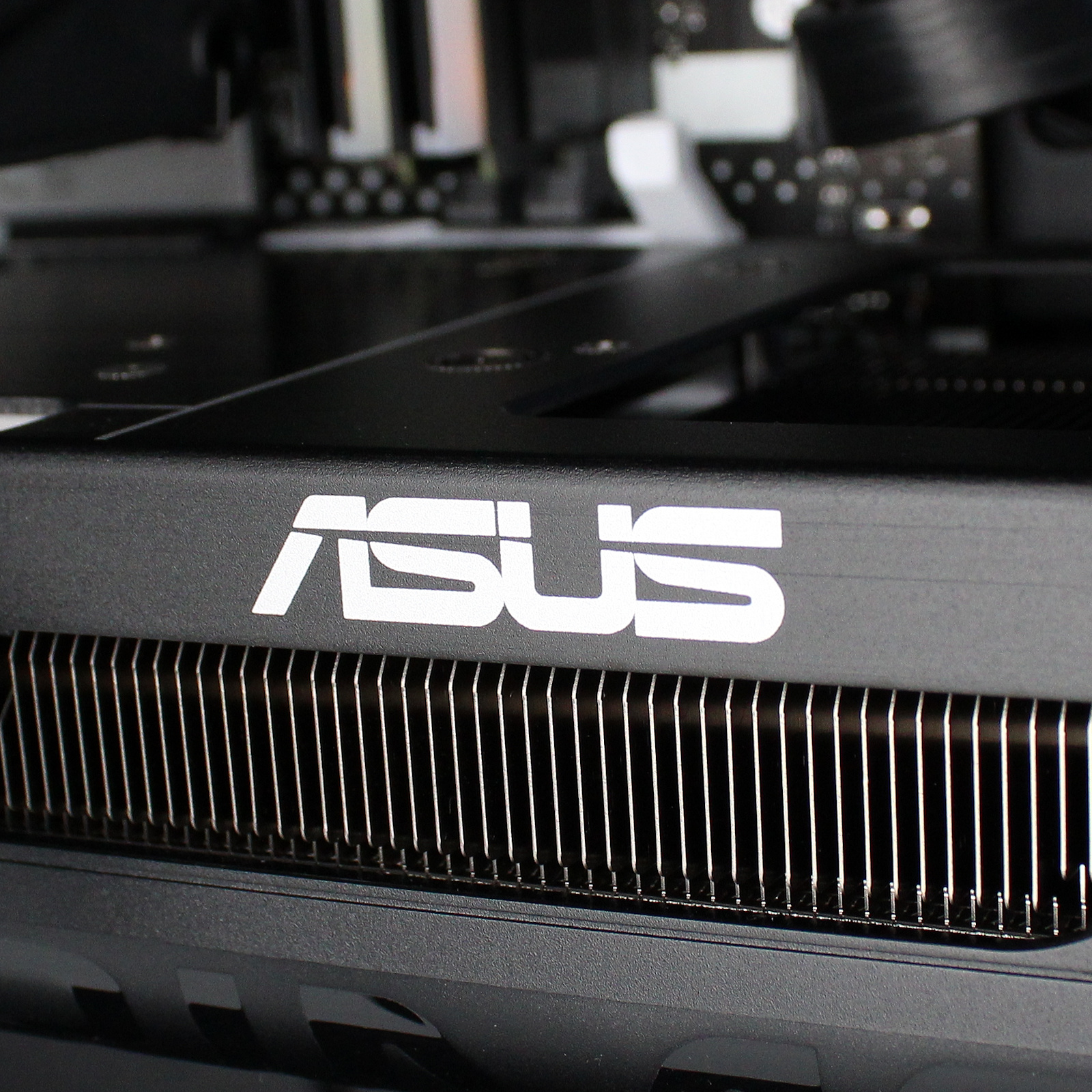 GGPC RTX 5070 Gaming PC Intel Core Ultra 5 225F 10 Cores / 10 Threads - 32GB RAM - 1TB SSD - NVIDIA GeForce RTX5070 12GB Graphics - WiFi + Bluetooth - Windows 11 Home