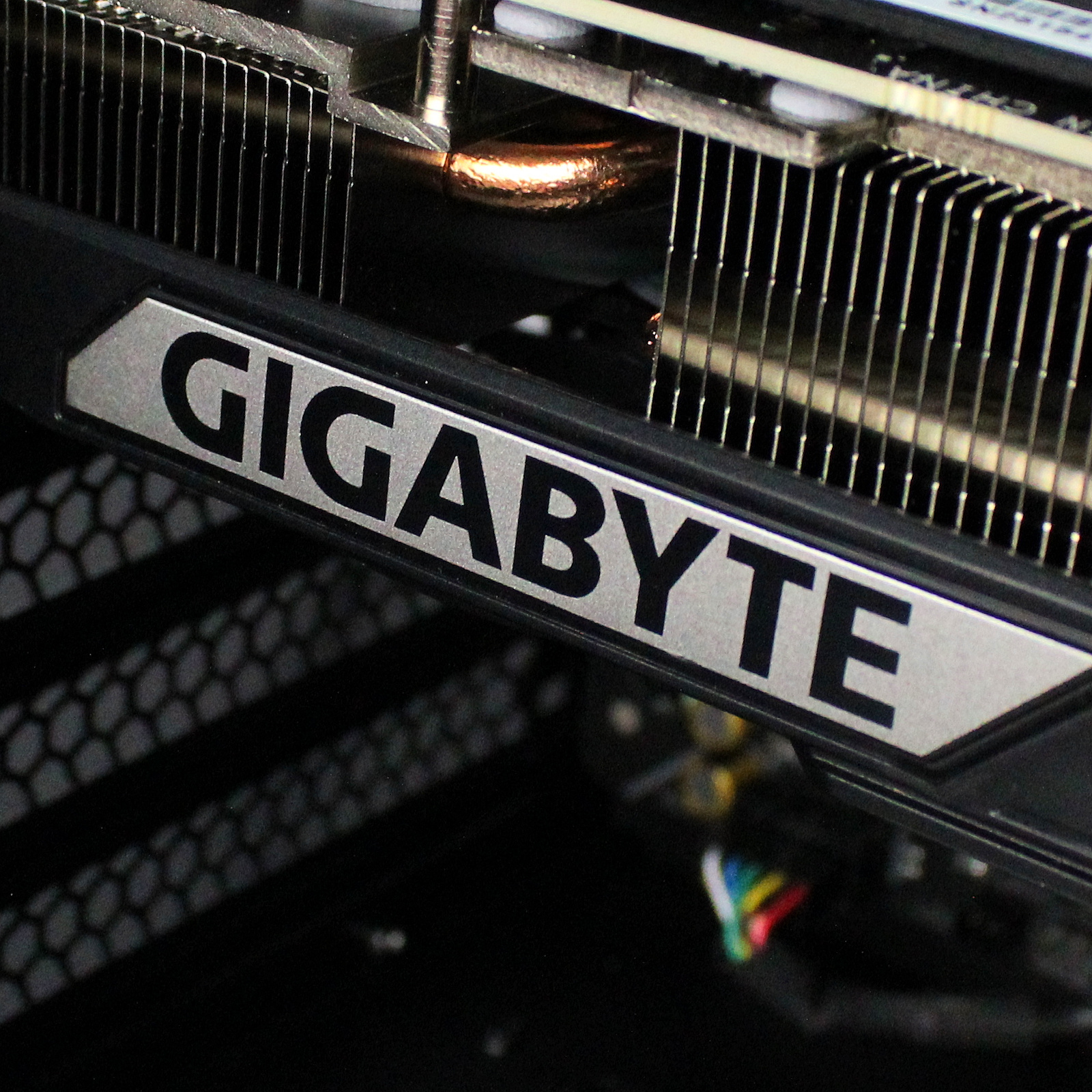 GGPC RTX 5070 Gaming Upgrade Box Intel Core Ultra 7 265KF 20 Cores / 20 Threads with Water Cooling - 32GB RAM - 1TB SSD - NVIDIA GeForce RTX5070 12GB Graphics - WiFi 7 + Bluetooth - No Operating System