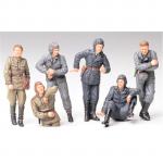 Tamiya Military Miniature Series No.214 - 1/35 - Russian Army Tank Crew at Rest